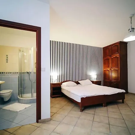 Marina Ii Homestay Leba